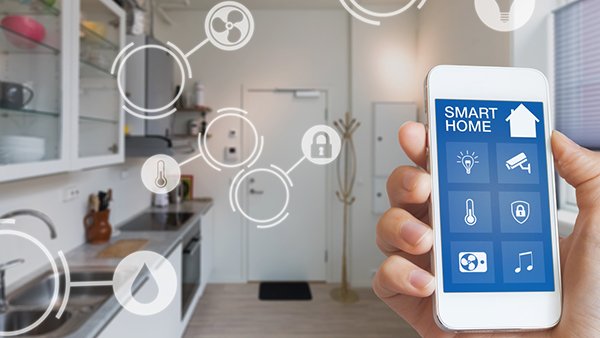 Instructing in walkie talkie